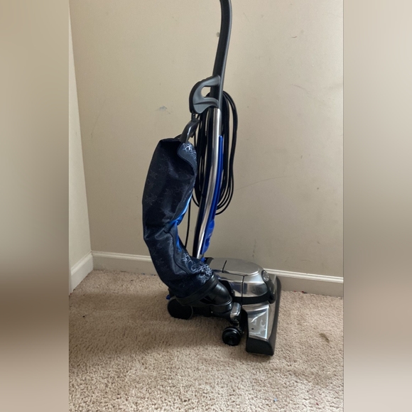 Kirby Vacuum AVALIR 2 with all accessories and is unused. - Picture 3 of 7